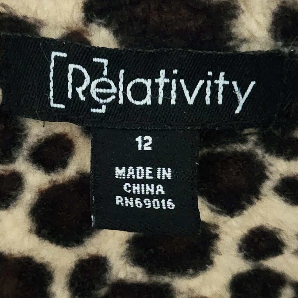 Relativity Women's Leopard Print Coat Button Close Lined Shoulder Pads Sz 12